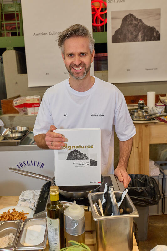 Buchpräsentation „Signature Taste” über JRE-Köche