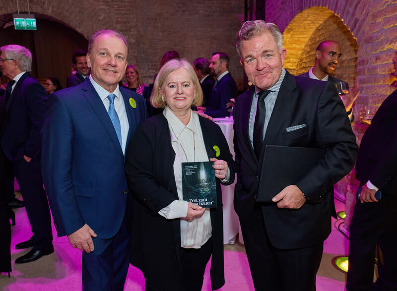 Fundraising Dinner zu  "Zeit zum Hinschauen " Palais Coburg Wien