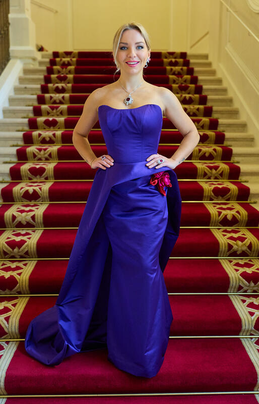 Lidia Baich - Kleid Anprobe und Schmuck für den Opernball 2026