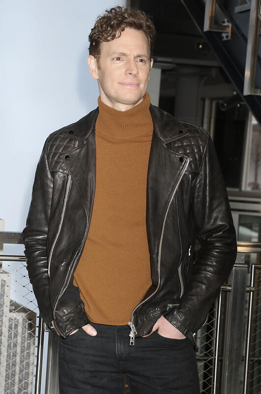 CIA Cast Vist The empire State Building