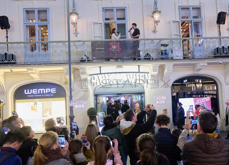 Copyright: Starpix / A. Tuma, 13.03.2026 Wien ,     Nienke LATTEN, Florian MINNEROP,     Highlights  aus " Maria Theresia - Das Musical " am Balkon des Casino Wien Kärntnerstrasse