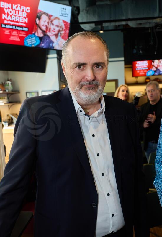 Copyright: Starpix / Alexander Tuma, 19.03.2026 Wien,   Hans Peter DOSKOZIL, Portrait,     Pressekonferenz „Ein Käfig voller Narren“ im Hotel Marriott