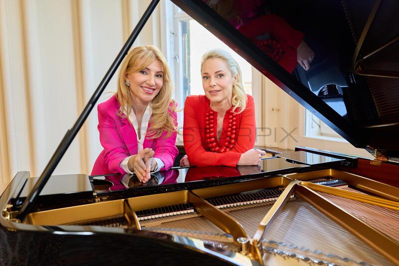 Copyright: Starpix / Alexander Tuma,  18.03.2026 Wien, Donka ANGATSCHEVA,  Silvia SCHNEIDER,  Empfang in der polnischen Botschaft zum "Frederic Chopin Galakonzert" im Wiener Musikverein