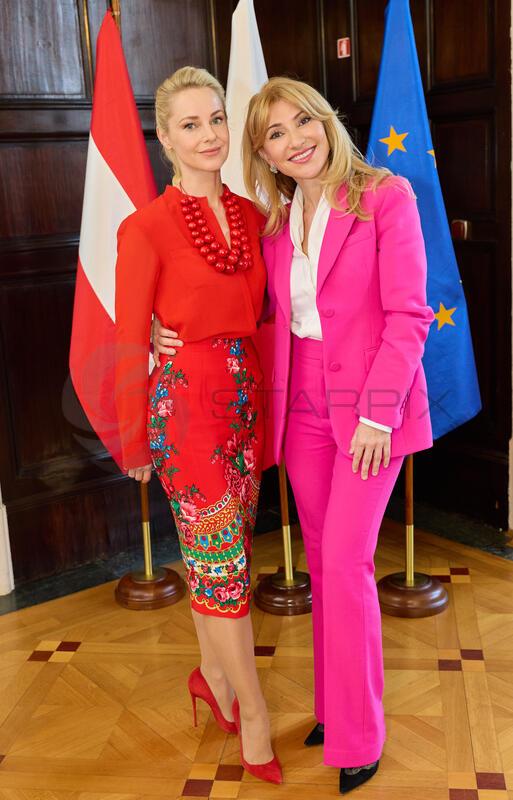 Copyright: Starpix / Alexander Tuma,  18.03.2026 Wien, Silvia SCHNEIDER, Donka ANGATSCHEVA, Empfang in der polnischen Botschaft zum "Frederic Chopin Galakonzert" im Wiener Musikverein