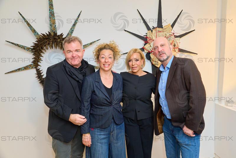 Preview Sabine Wiedenhofer "to all the fucking kings & queens" in der CA-Contemporary Galerie