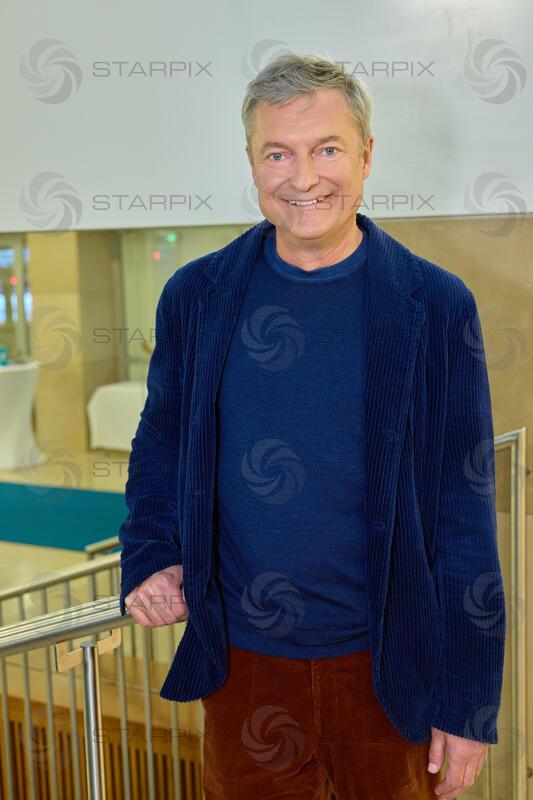 Copyright: Starpix / A. Tuma, 25.03.2026 Wien ,  Alfred DORFER, Portrait,   , " Kommissar Rex " ermittelt wieder! Neue Fälle , neues Team . Präsentation in der Urania Wien