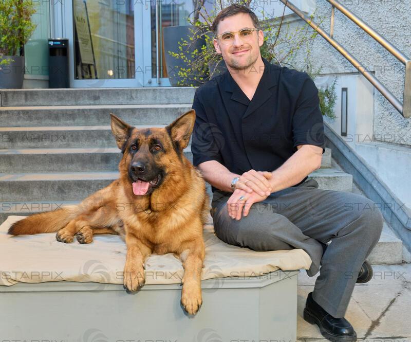 Copyright: Starpix / A. Tuma, 25.03.2026 Wien ,  Kommissar Rex ( Reginald von Ravenhorst VIII",  Hund, Schäferhund)    Ferdinand SEEBACHER , Andreas KOPRIVA,  " Kommissar Rex " ermittelt wieder! Neue Fälle , neues Team . Präsentation in der Urania Wien