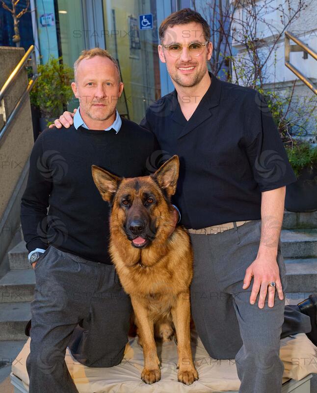 Copyright: Starpix / A. Tuma, 25.03.2026 Wien , Maximilian BRÜCKNER, Kommissar Rex ( Reginald von Ravenhorst VIII",  Hund, Schäferhund)  Ferdinand SEEBACHER ,  " Kommissar Rex " ermittelt wieder! Neue Fälle , neues Team . Präsentation in der Urania Wien