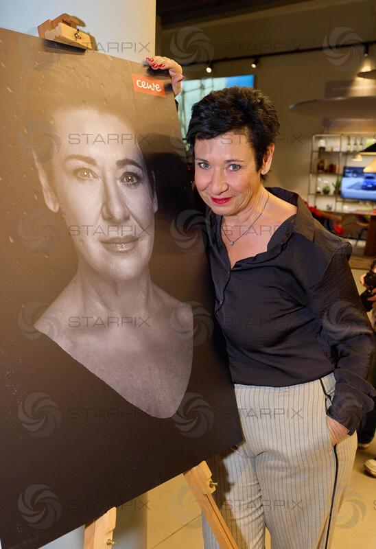 Copyright: Starpix / A. Tuma, 25.03.2026 Wien ,   Andrea HÄNDLER,   Thema  „Tears of Strength: Hinter jeder Träne steckt Mut“ - Dancer against Cancer  Kalenderpräsentation 
