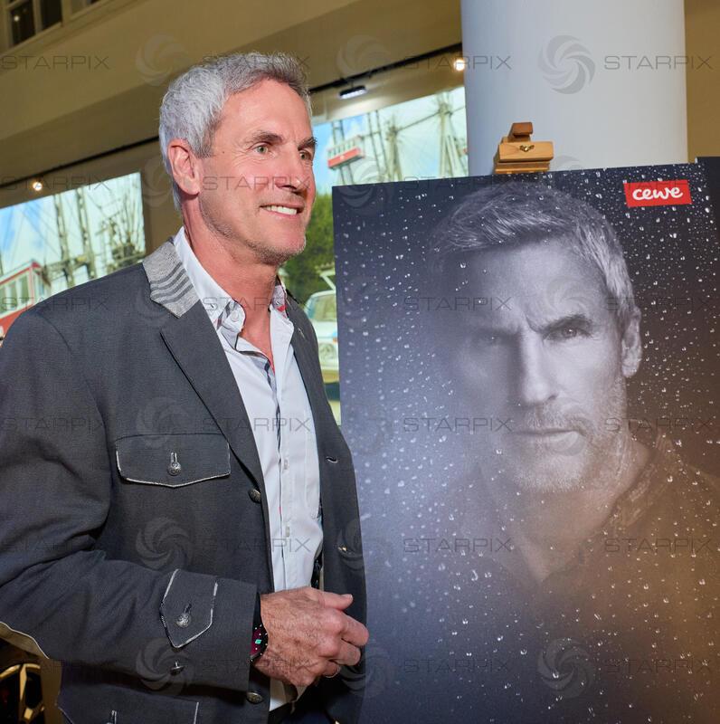 Copyright: Starpix / A. Tuma, 25.03.2026 Wien ,     Michael KONSEL, Thema  „Tears of Strength: Hinter jeder Träne steckt Mut“ - Dancer against Cancer  Kalenderpräsentation 