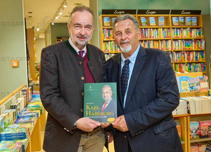 Copyright: Starpix / A. Tuma, 26.03.2026 Wien ,   Karl HABSBURG, Christoph MATZL, Buchpräsentation Christoph Matzl " Karl von Habsburg - Kaiserenkel zwischen den Zeilen" bei der Buchhandlung Morawa Wien