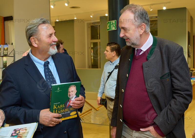 Copyright: Starpix / A. Tuma, 26.03.2026 Wien ,   Christoph MATZL,  Karl HABSBURG,  Buchpräsentation Christoph Matzl " Karl von Habsburg - Kaiserenkel zwischen den Zeilen" bei der Buchhandlung Morawa Wien