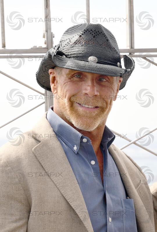 Shawn Michaels visits the Empire State Building