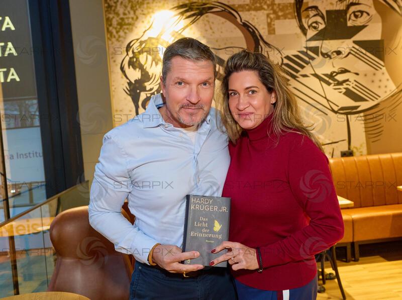 Buchpräsentation " Das Licht der Erinnerung " in der Buchandlung Thalia Wien