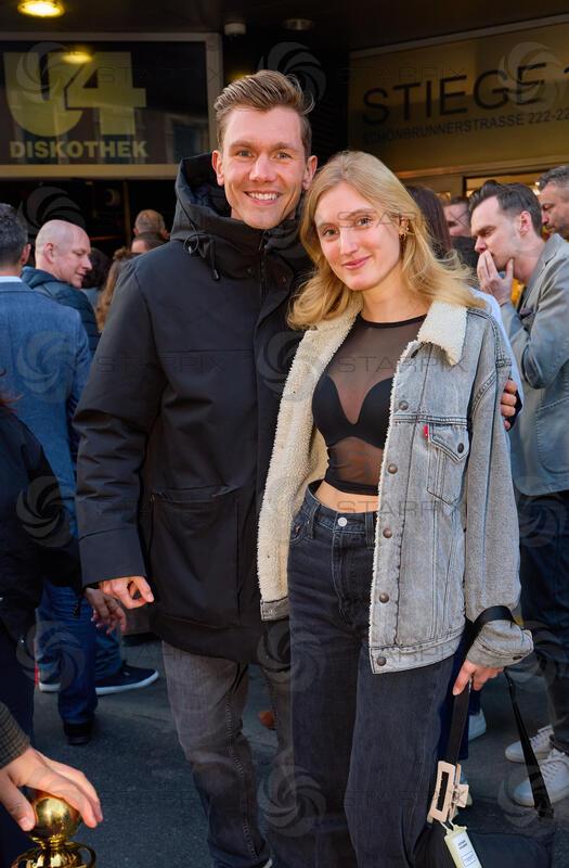 Copyright: Starpix / A. Tuma,  09.04.2026 Wien , Roman SCHINDLER (Mister Austria 2021) mit Freundin Patricia ,     Präsentation des  Volkswagen x FALCO  - in der Kultdiskotheke U4