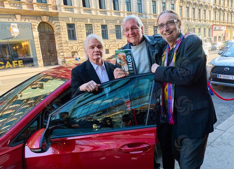 Copyright: Starpix / A. Tuma,  09.04.2026 Wien ,     Rob BOLLAND,   Conny DE BEAUCLAIR, Rudi DOLEZAL,,Präsentation des  Volkswagen x FALCO  - in der Kultdiskotheke U4
