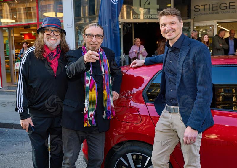 Copyright: Starpix / A. Tuma,  09.04.2026 Wien ,   Hannes ROSSACHER, Rudi DOLEZAL,  Wilfried WEITGASSER (Porsche Austria)  ,    Präsentation des  Volkswagen x FALCO  - in der Kultdiskotheke U4