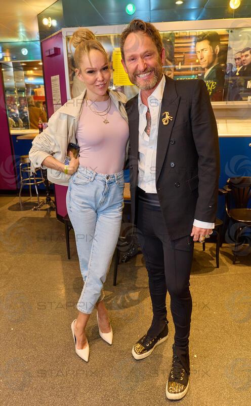 Copyright: Starpix / A. Tuma, 14.04.2026 Wien ,  Kiri KREN,  Franz Josef BAUR,   Screening von der 2. Staffel der Netflix Produktion "Crooks" im CineCenter Wien und Fest im Kaffee Alt Wien