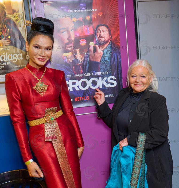 Copyright: Starpix / A. Tuma, 14.04.2026 Wien ,  Mimi TAO,   Brigitte KREN, Screening von der 2. Staffel der Netflix Produktion "Crooks" im CineCenter Wien und Fest im Kaffee Alt Wien