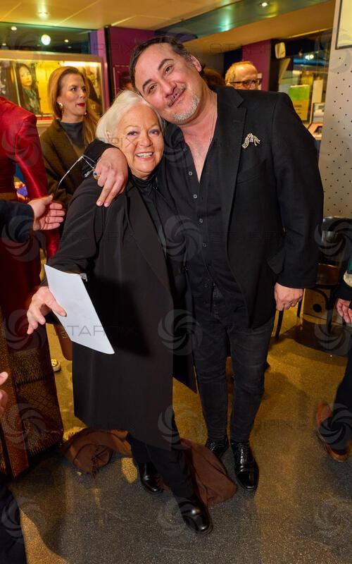 Copyright: Starpix / A. Tuma, 14.04.2026 Wien ,  Brigitte KREN,  Florian CAROVE, Screening von der 2. Staffel der Netflix Produktion "Crooks" im CineCenter Wien und Fest im Kaffee Alt Wien