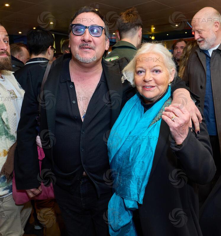 Copyright: Starpix / A. Tuma, 14.04.2026 Wien ,  Brigitte KREN,  Florian CAROVE, Screening von der 2. Staffel der Netflix Produktion "Crooks" im CineCenter Wien und Fest im Kaffee Alt Wien