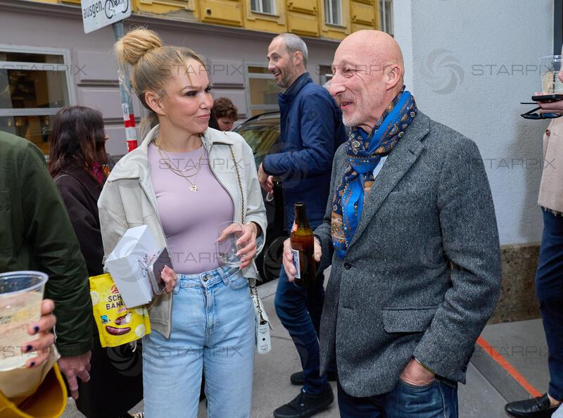 Copyright: Starpix / A. Tuma, 14.04.2026 Wien , Kiri KREN, Oliver HIRSCHBIEGEL  ,    Screening von der 2. Staffel der Netflix Produktion "Crooks" im CineCenter Wien und Fest im Kaffee Alt Wien