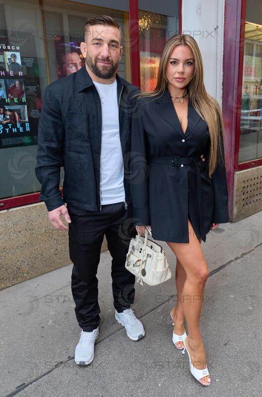 Copyright: Starpix / A. Tuma, 14.04.2026 Wien ,   Nadine MIRADA,   Dominic SCHOBER (MMA Kämpfer) , Family & Friends Screening von der 2. Staffel der Netflix Produktion "Crooks" im CineCenter Wien und Fest im Kaffee Alt Wien