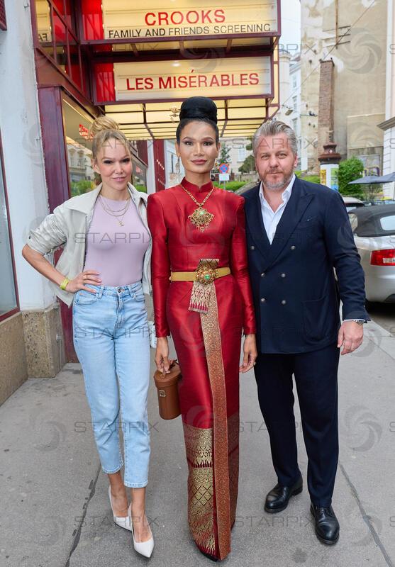 Copyright: Starpix / A. Tuma, 14.04.2026 Wien ,  Kiri KREN,  Mimi TAO, Marvin KREN ,    Family & Friends Screening von der 2. Staffel der Netflix Produktion "Crooks" im CineCenter Wien und Fest im Kaffee Alt Wien