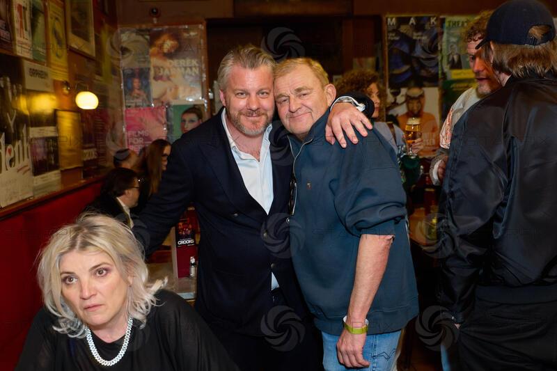 Family & Friends Screening von der 2. Staffel der Netflix Produktion "Crooks" im CineCenter Wien und Fest im Kaffee Alt Wien