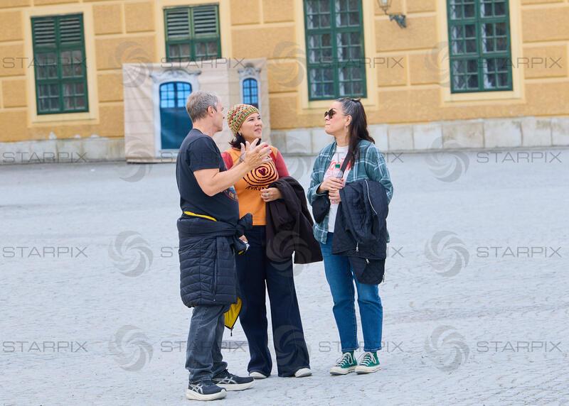 Copyright: Starpix / Alexander Tuma, 16.04.2026 Wien, Manfred BAUMANN, Shannon LEE und Tochter Wren KEASLER, Nelly BAUMANN,  Schloss Schönbrunn - Besuch in Wien für den Dancer Against Cancer Ball auf einladung von Manfred Baumann