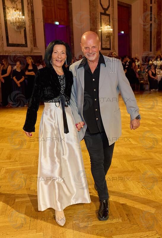 Copyright: Starpix / A. Tuma, 18.04.2026 Wien ,  Gary LUX,    19. DAC ( Dancer Agains Cancer Ball) in der Wiener Hofburg