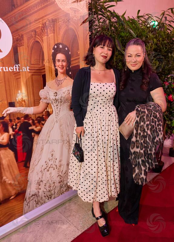 Copyright: Starpix / A. Tuma, 18.04.2026 Wien ,  Shannon LEE und Tochter Wren KEASLER,    19. DAC ( Dancer Agains Cancer Ball) in der Wiener Hofburg