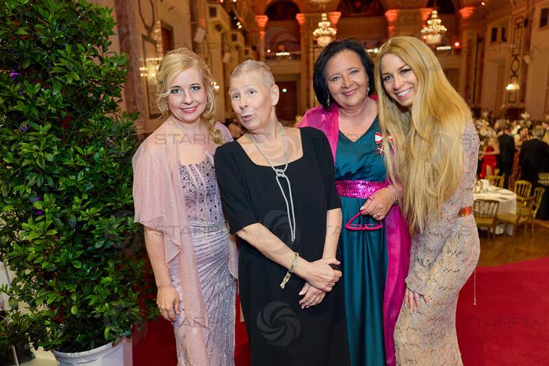 Copyright: Starpix / A. Tuma, 18.04.2026 Wien ,  Iva SCHELL,  Andrea KDOLSKY,   Doris KIEFHABER,    Yvonne RUEFF,   19. DAC ( Dancer Agains Cancer Ball) in der Wiener Hofburg