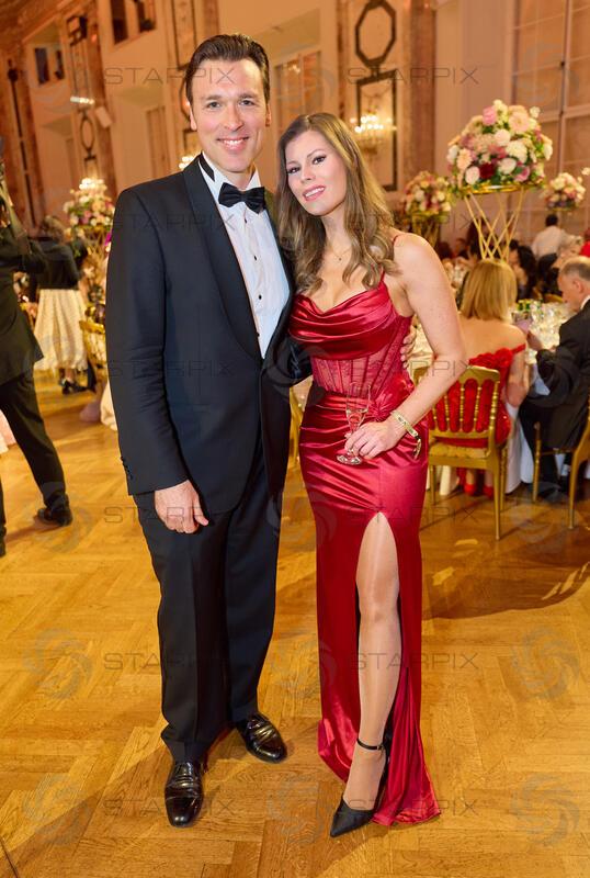 Copyright: Starpix / A. Tuma, 18.04.2026 Wien ,  Thomas WEINHAPPEL und Freundin Stephanie,   19. DAC ( Dancer Agains Cancer Ball) in der Wiener Hofburg