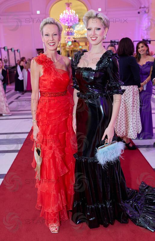 Copyright: Starpix / A. Tuma, 18.04.2026 Wien ,  Martina und Lou Anne GLEISSENEBNER,   ,  19. DAC ( Dancer Agains Cancer Ball) in der Wiener Hofburg