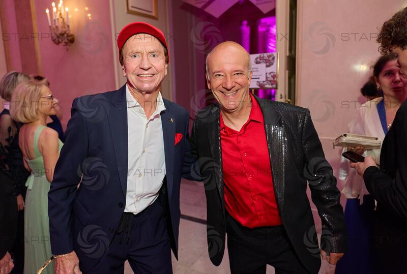 Copyright: Starpix / A. Tuma, 18.04.2026 Wien ,  Gary HOWARD, Andy Lee LANG,  19. DAC ( Dancer Agains Cancer Ball) in der Wiener Hofburg