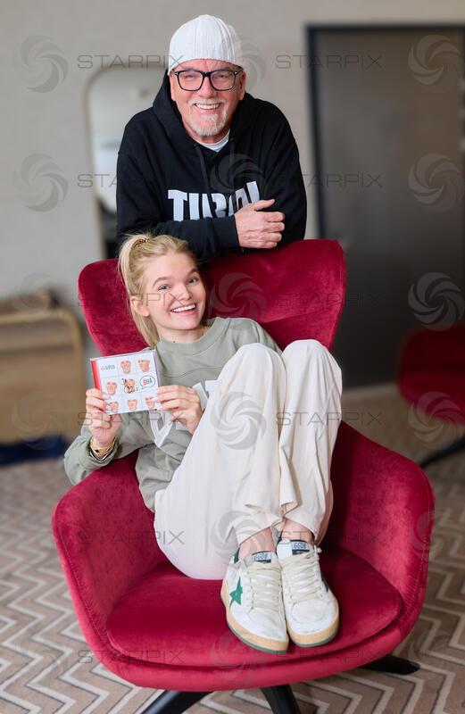  Interview mit DJ Ötzi  zu seiner neuen CD " ÖHA " im Hotel Das Triest