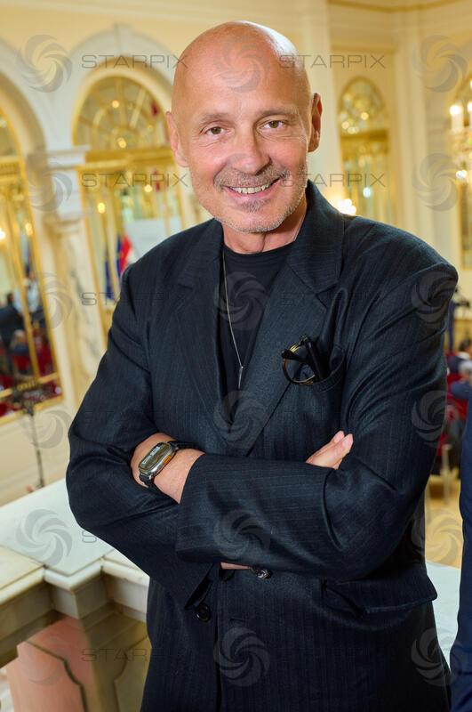 Copyright: Starpix / A. Tuma, 29.04.2026 Wien ,  Bernd SCHLACHER,  Portrait, Goldenes Ehrenzeichen der Republik Österreich an Gerda Rogers im Haus des Sports