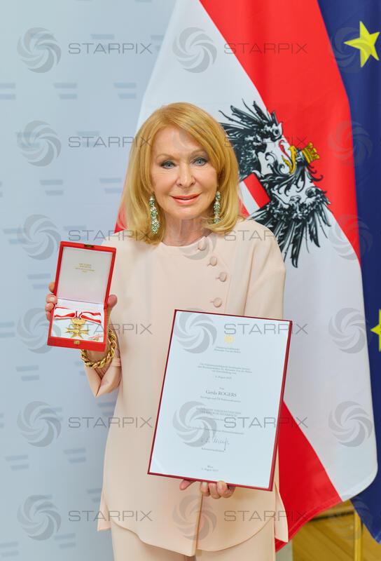 Copyright: Starpix / A. Tuma, 29.04.2026 Wien ,  Gerda ROGERS, mit Orden, Portrait, Goldenes Ehrenzeichen der Republik Österreich an Gerda Rogers im Haus des Sports