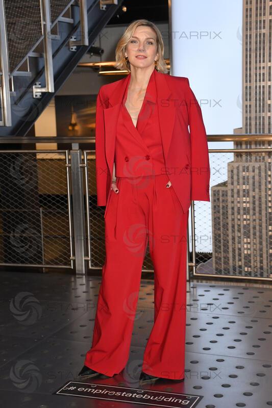Rhea Seehorn Visits The Empire State Building