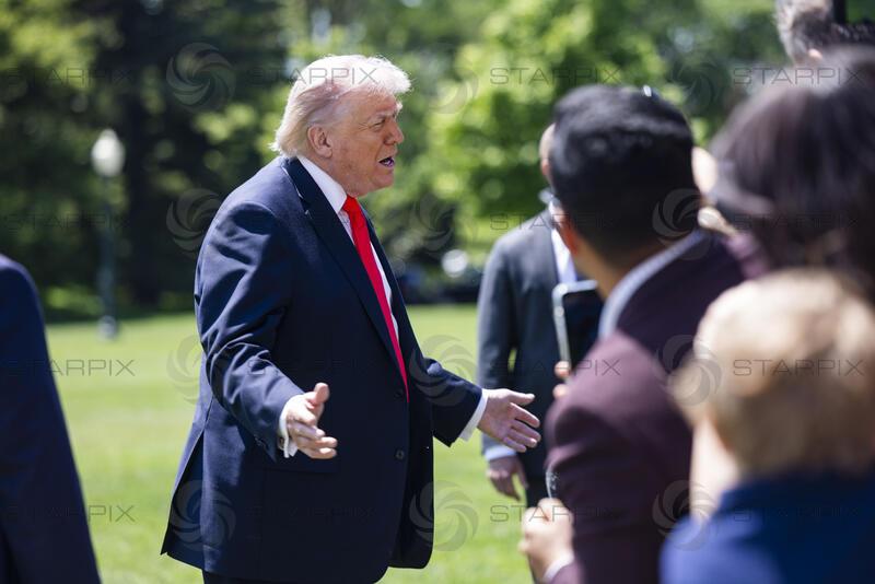 Trump speaks on Iran war & Spirit Airlines from White House