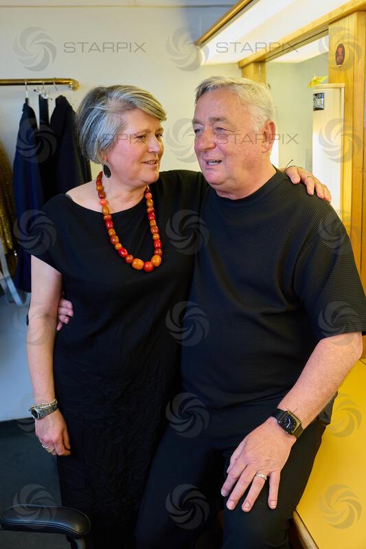 Copyright: Starpix / A. Tuma, 02.05.2026 Wien ,  Daria und Andreas VITASEK,   Andreas Vitasek feiert den 70. Geburtstag am 1. Mai 2026 mit der 100. Vorstellung seines DER HERR KARL  im Rabenhof Theater.
 