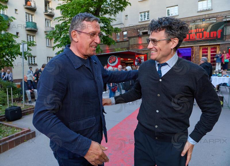 Copyright: Starpix / A. Tuma, 02.05.2026 Wien , Viktor GERNOT , Manuel RUBEY,    Andreas Vitasek feiert den 70. Geburtstag am 1. Mai 2026 mit der 100. Vorstellung seines DER HERR KARL  im Rabenhof Theater.
 