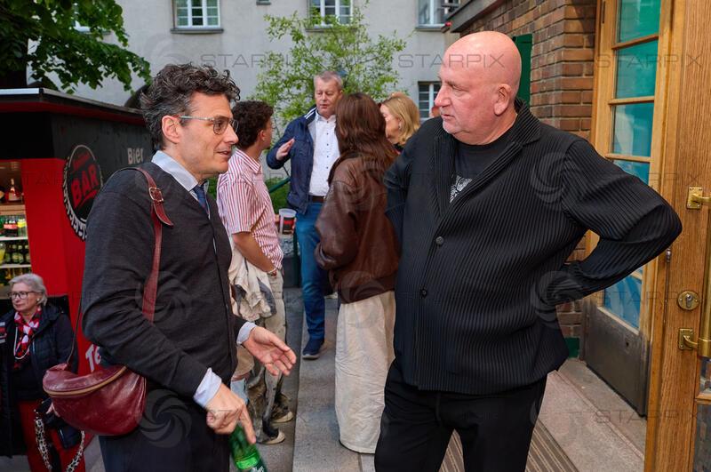 Copyright: Starpix / A. Tuma, 02.05.2026 Wien ,  Manuel RUBEY, Thomas GRATZER, Andreas Vitasek feiert den 70. Geburtstag am 1. Mai 2026 mit der 100. Vorstellung seines DER HERR KARL  im Rabenhof Theater.
 
