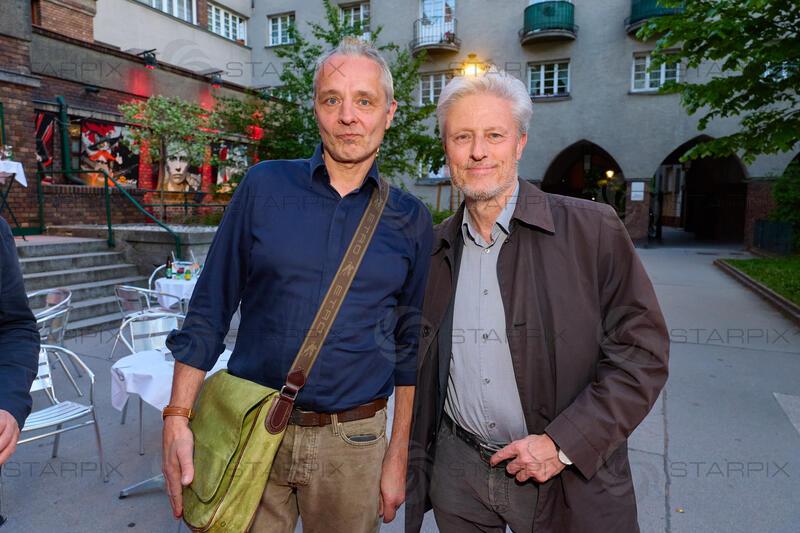 Copyright: Starpix / A. Tuma, 02.05.2026 Wien ,  Thomas MAURER, Florian SCHEUBA,  Andreas Vitasek feiert den 70. Geburtstag am 1. Mai 2026 mit der 100. Vorstellung seines DER HERR KARL  im Rabenhof Theater.
 
