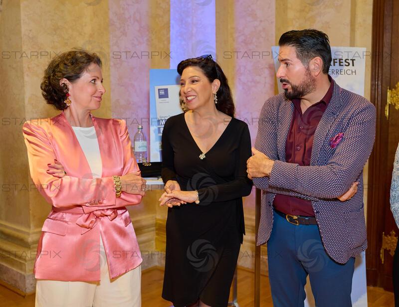 Copyright: Starpix / A. Tuma, 04.05.2026 Wien , Katrin UNTERREINER,  Kristiane KAISER ,  Clemens UNTERREINER,   Programmpräsentation Theaterfest Niederösterreich 2026 im Palais NÖ Wien