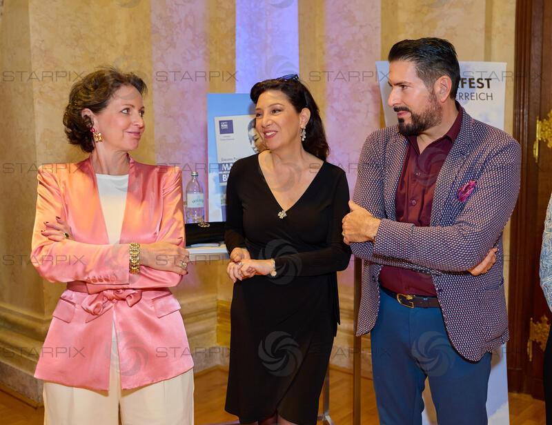 Copyright: Starpix / A. Tuma, 04.05.2026 Wien , Katrin UNTERREINER,  Kristiane KAISER ,  Clemens UNTERREINER,   Programmpräsentation Theaterfest Niederösterreich 2026 im Palais NÖ Wien