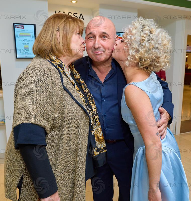 Christoph Fälbl feiert seinen  60. Geburtstag im Gloria Theater Wien