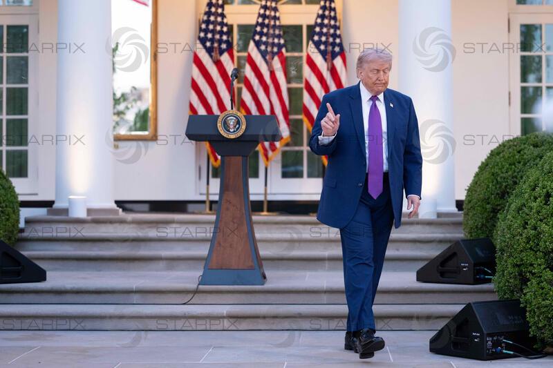 Trump hosts dinner for Law Enforcement Leaders
