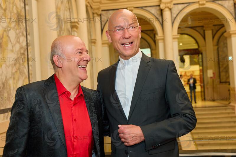 Copyright: Starpix / A. Tuma, 26.05.2026 Wien,  Andy Lee LANG, Toni FABER,  Goldene Ehrenzeichen für Verdienste um die Republik Österreich an Gary Lux - im Künstlerhaus -Salon Karlsplatz.